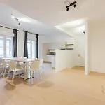 Moderna Stanza 2 Con Terrazza Vicino Stazione Konukevi *