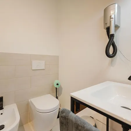 Moderna Stanza 2 Con Terrazza Vicino Stazione