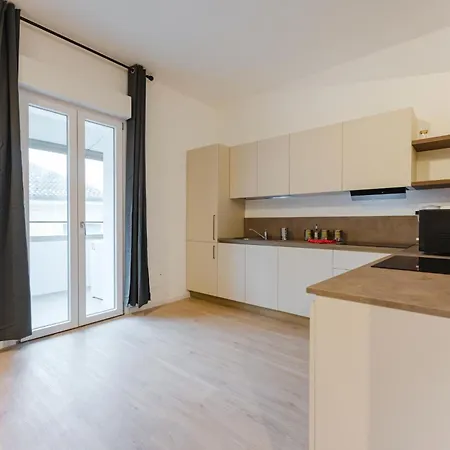 بيت ضيافة Moderna Stanza 2 Con Terrazza Vicino Stazione